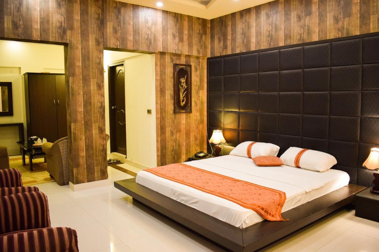 Royal Inn Hotel Karachi Exterior photo